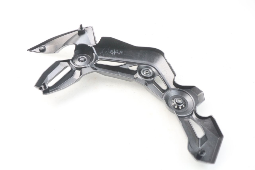 photo de TAMPA LATERAL DIREITA DO CHASSI KAWASAKI Z Z900 900 (2017 - 2019) - Detalhe da peça