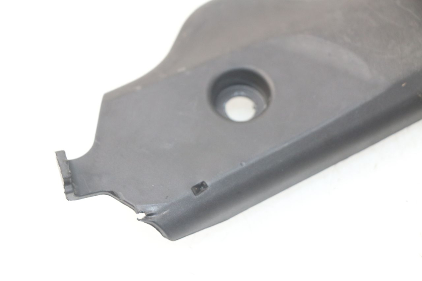 photo de TAMPA LATERAL DO CHASSI HUSQVARNA FC 350 (2019 - 2022) - Zoom do estado de desgaste