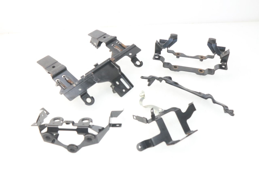photo de TAMPA LATERAL DO CHASSI YAMAHA FZ8 800 (2010 - 2016) - Detalhe da peça