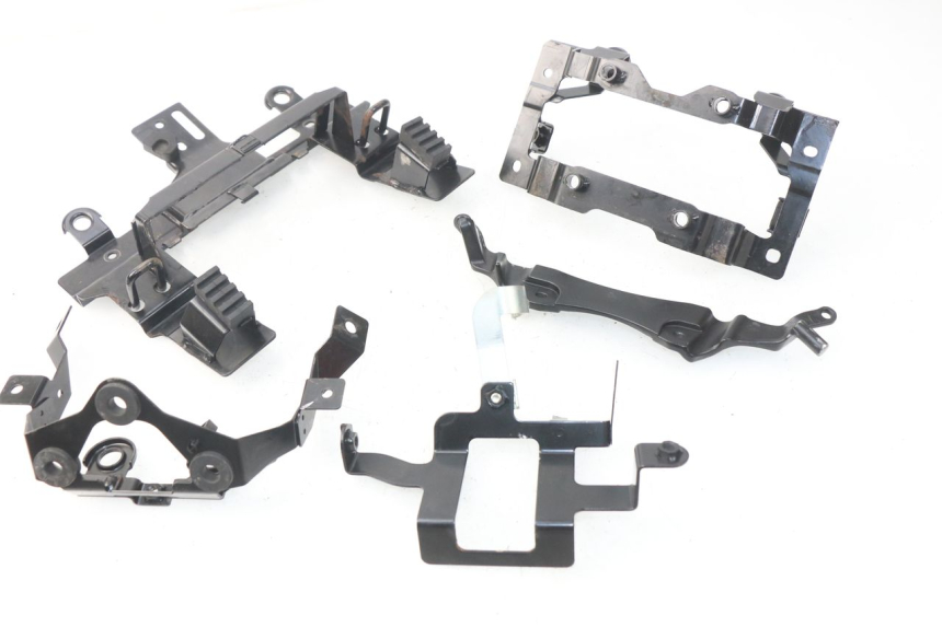 photo de TAMPA LATERAL DO CHASSI YAMAHA FZ8 800 (2010 - 2016) - Zoom do estado de desgaste