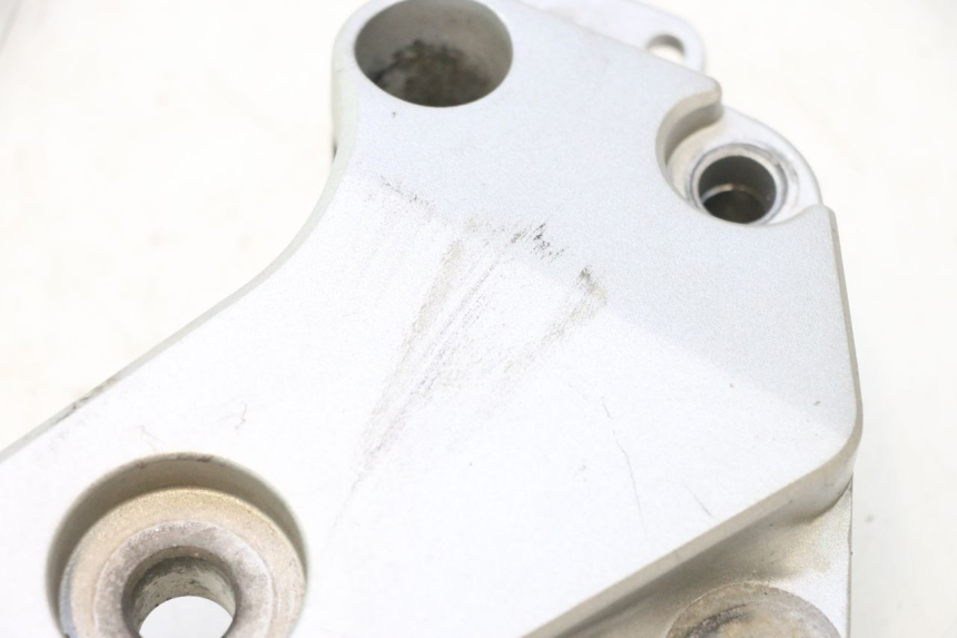 photo de TAMPA LATERAL DO QUADRO ESQUERDO HONDA CB F HORNET 600 (2005 - 2006) - Pontos de fixação