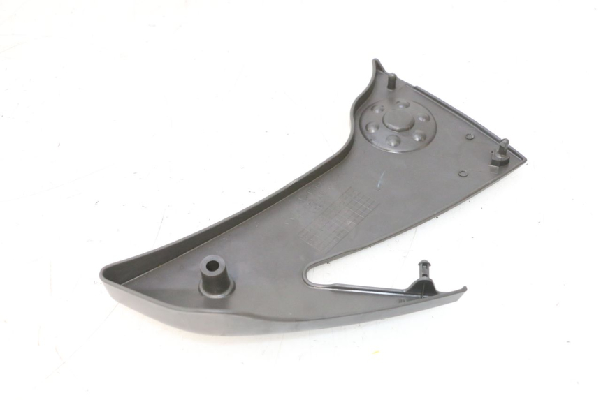photo de TAMPA LATERAL ESQUERDA DO CHASSI KAWASAKI ER-6 ER6 N 650 (2005 - 2009) - Zoom do estado de desgaste