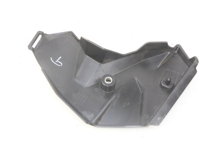 photo de TAMPA LATERAL ESQUERDA DO CHASSI BMW F GS K81 850 (2018 - 2023) - Zoom do estado de desgaste