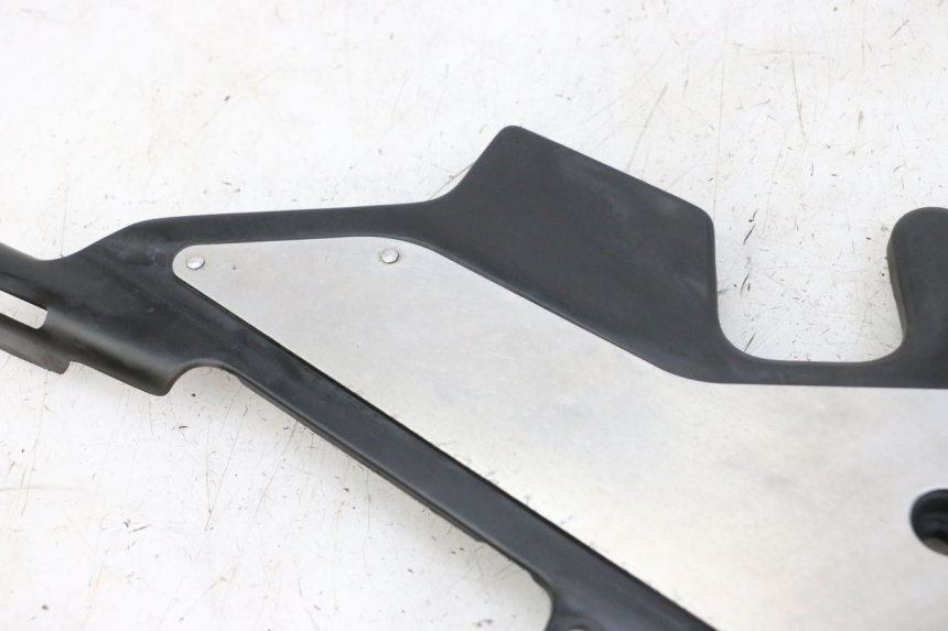 photo de TAMPA LATERAL ESQUERDA DO CHASSI HONDA CBR F 1000 (1993 - 1996) - Outro ângulo de visão