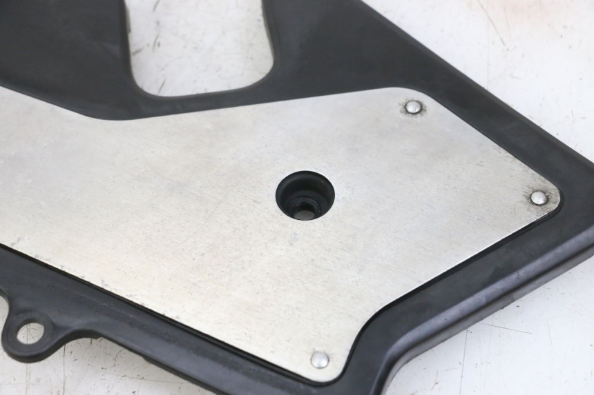 photo de TAMPA LATERAL ESQUERDA DO CHASSI HONDA CBR F 1000 (1993 - 1996) - Ampliação técnica