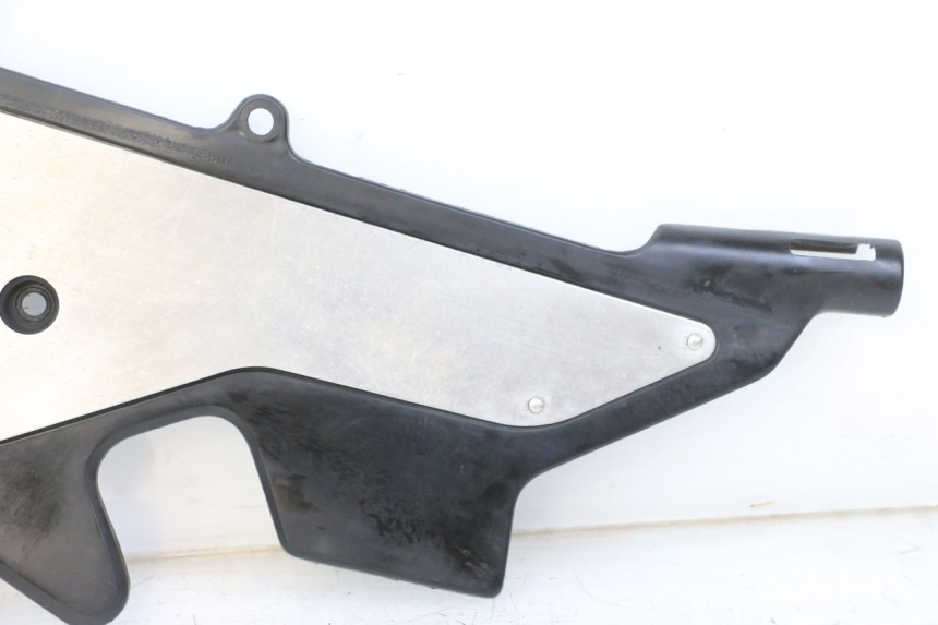photo de TAMPA LATERAL ESQUERDA DO CHASSI HONDA CBR F 1000 (1993 - 1996) - Vista geral