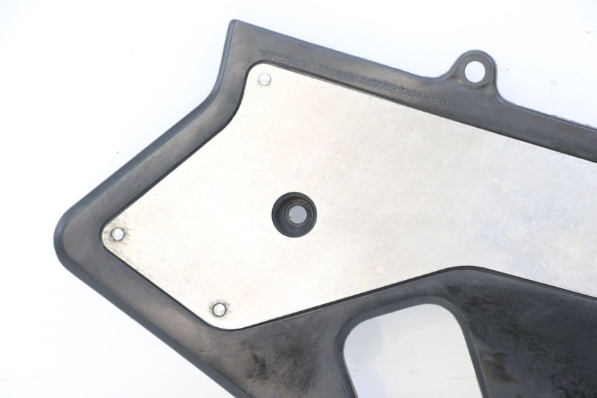 photo de TAMPA LATERAL ESQUERDA DO CHASSI HONDA CBR F 1000 (1993 - 1996) - Pontos de fixação