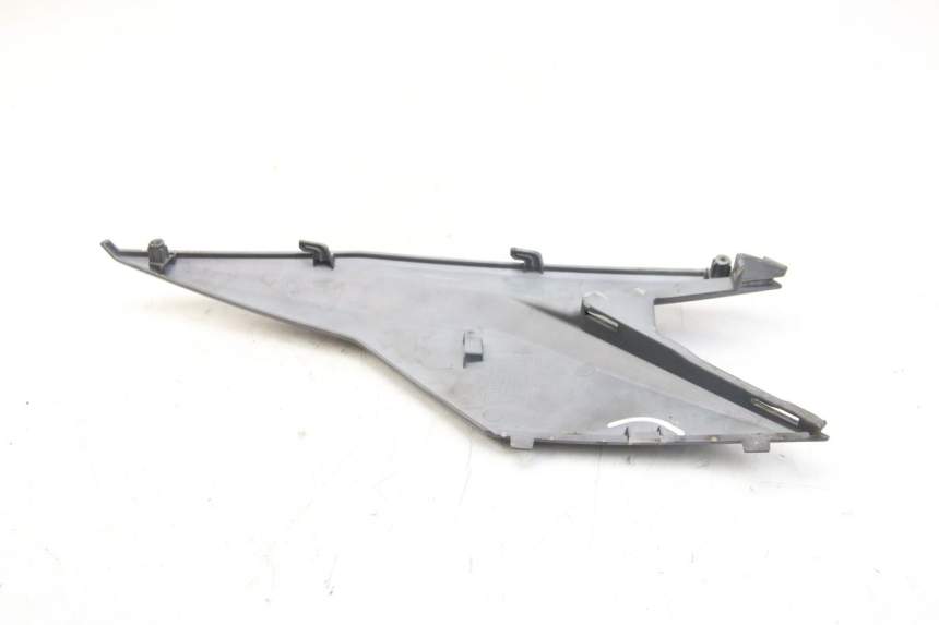photo de TAMPA LATERAL ESQUERDA DO CHASSI SYM JET 14 4T 50 (2018 - 2022) - Outro ângulo de visão