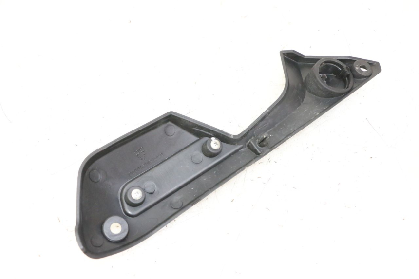 photo de TAMPA LATERAL ESQUERDA DO CHASSI KEEWAY K-LIGHT KLIGHT 125 (2018 - 2025) - Detalhe da peça