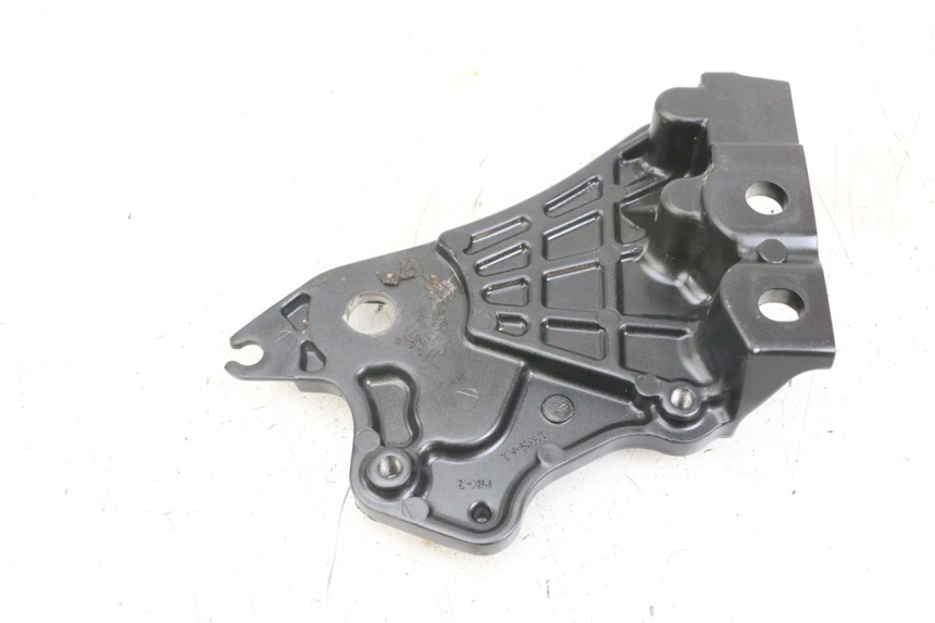 photo de TAMPA LATERAL ESQUERDA DO CHASSI YAMAHA MT-07 MT07 ABS 700 (2014 - 2017) - Zoom do estado de desgaste
