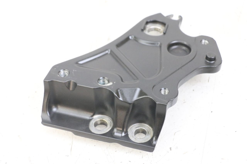 photo de TAMPA LATERAL ESQUERDA DO CHASSI YAMAHA MT-07 MT07 ABS 700 (2014 - 2017) - Outro ângulo de visão