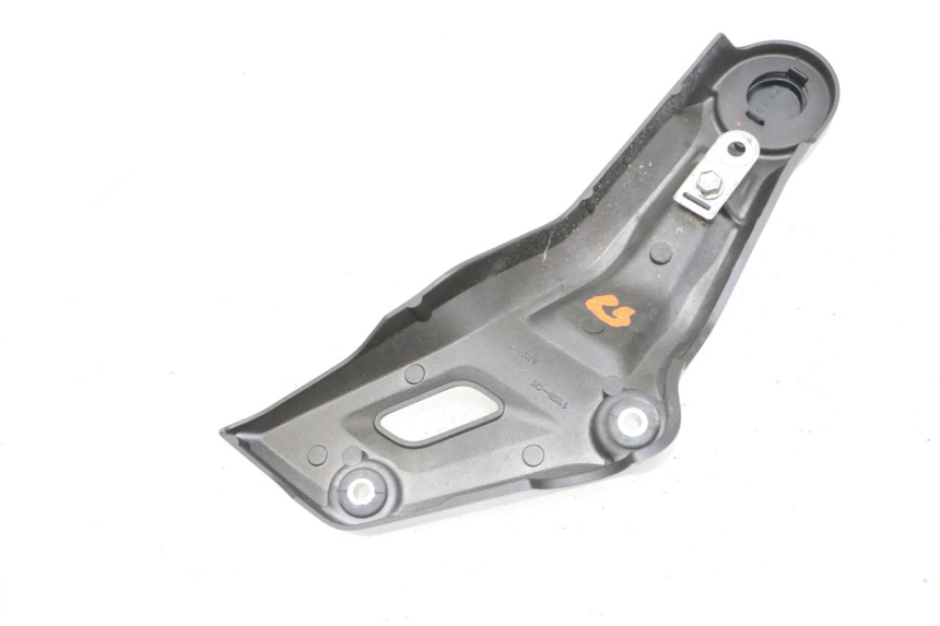 photo de TAMPA LATERAL ESQUERDA DO CHASSI YAMAHA MT-07 MT07 ABS 700 (2018 - 2020) - Zoom do estado de desgaste