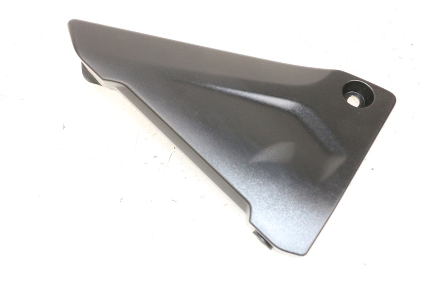 photo de TAMPA LATERAL ESQUERDA DO CHASSI BMW R GS 1250 (2021 - 2024) - Pontos de fixação