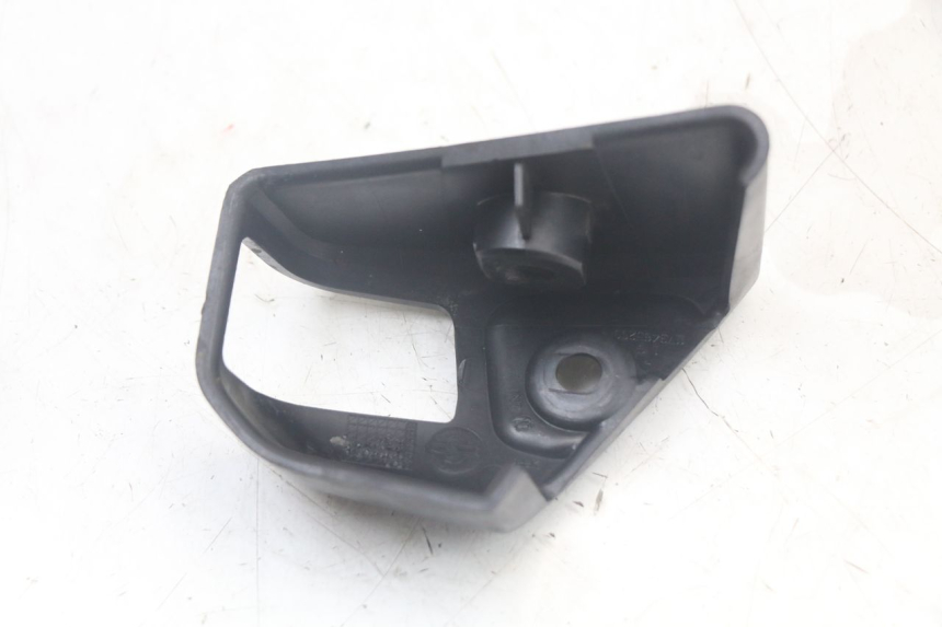 photo de TAMPA LATERAL ESQUERDA DO CHASSI PEUGEOT SPEEDFIGHT 100 (1997 - 2007) - Ampliação técnica