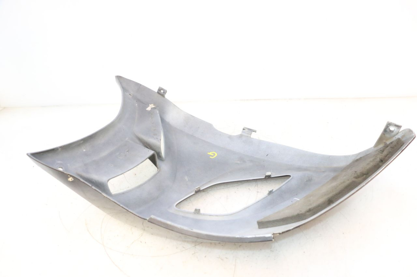 photo de TAMPA LATERAL DO QUADRO ESQUERDO CAN-AM SPYDER RS 1000 (2008 - 2012) - Zoom do estado de desgaste