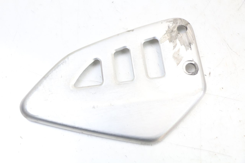photo de TAMPA LATERAL ESQUERDA DO CHASSI SUZUKI SV S 650 (1999 - 2002) - Zoom do estado de desgaste