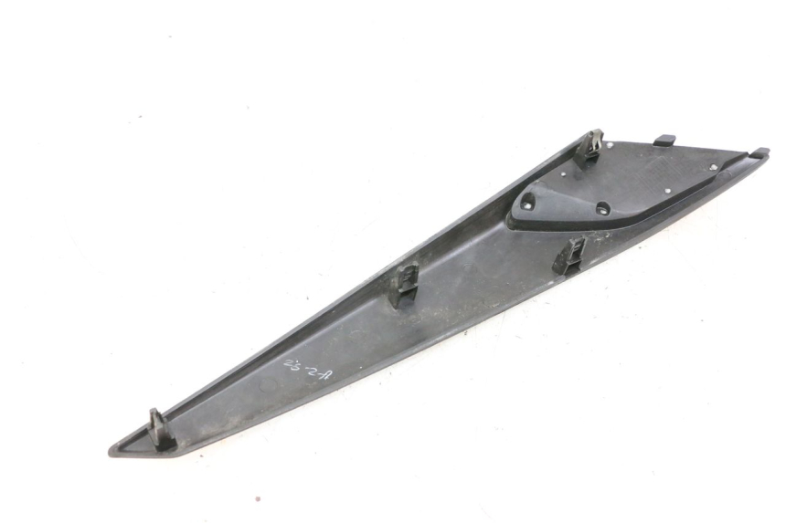 photo de TAMPA LATERAL ESQUERDA DO CHASSI APRILIA SXR 50 (2021 - 2023) - Outro ângulo de visão