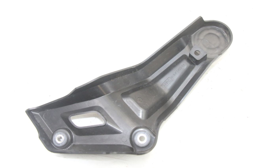 photo de TAMPA LATERAL ESQUERDA DO CHASSI YAMAHA TRACER 7 700 (2020 - 2024) - Zoom do estado de desgaste