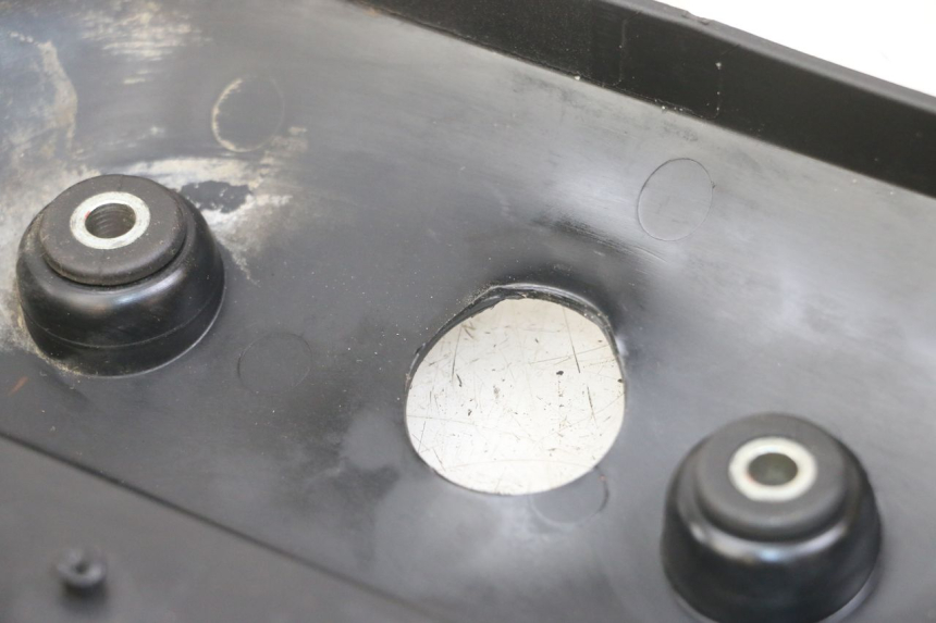 photo de TAMPA LATERAL ESQUERDA DO CHASSI YAMAHA XJ6 ABS 600 (2008 - 2016) - Outro ângulo de visão