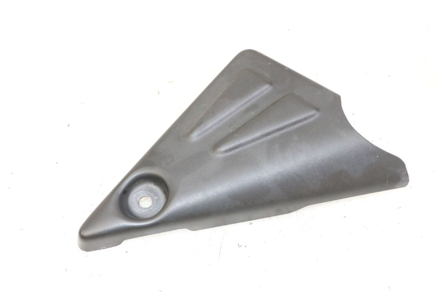 photo de TAMPA LATERAL ESQUERDA DO CHASSI YAMAHA XJN DIVERSION 600 (2000 - 2003) - Zoom do estado de desgaste