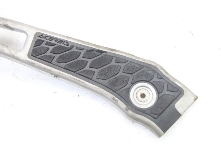 photo de TAMPA LATERAL ESQUERDA DO CHASSI YAMAHA YZ 125 (2006 - 2016) - Zoom do estado de desgaste