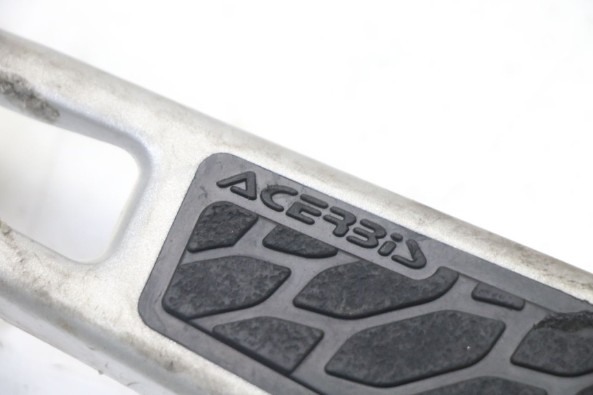 photo de TAMPA LATERAL ESQUERDA DO CHASSI YAMAHA YZ 125 (2006 - 2016) - Outro ângulo de visão
