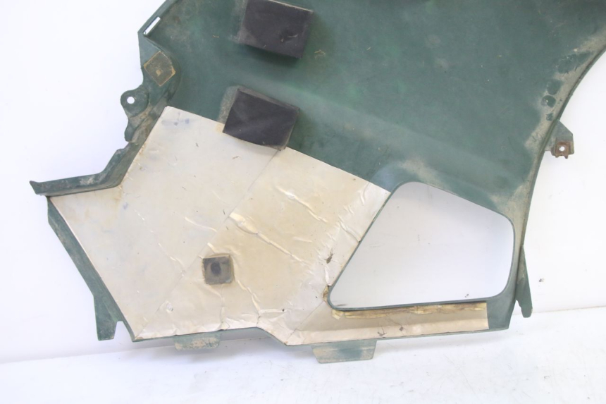 photo de TAMPA LATERAL ESQUERDA DO CHASSI YAMAHA YFM GRIZZLY 550 (2008 - 2015) - Pontos de fixação