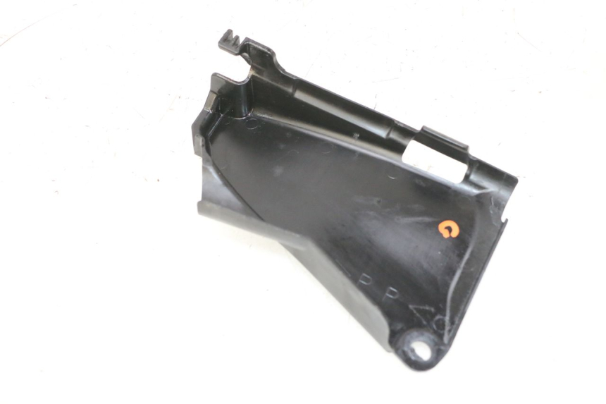 photo de TAMPA LATERAL ESQUERDA DO CHASSI YAMAHA YFM R RAPTOR 250 (2008 - 2014) - Detalhe da peça