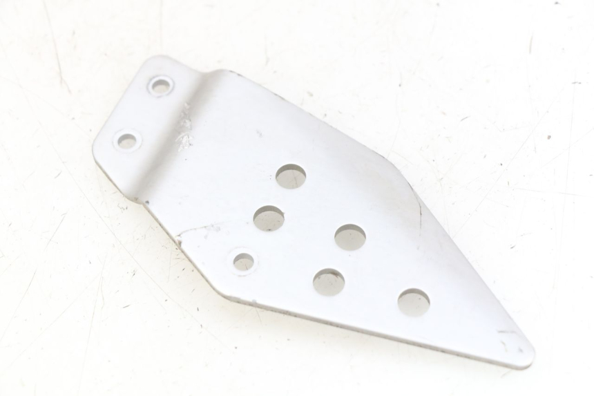 photo de TAMPA LATERAL ESQUERDA DO CHASSI KAWASAKI Z 750 (2007 - 2013) - Zoom do estado de desgaste