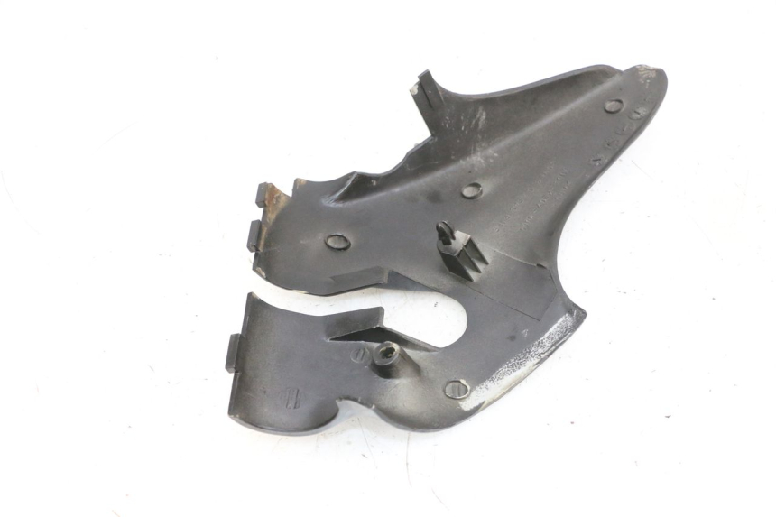 photo de TAMPA LATERAL ESQUERDA DO CHASSI KYMCO ZING 125 (1997 - 2003) - Ampliação técnica