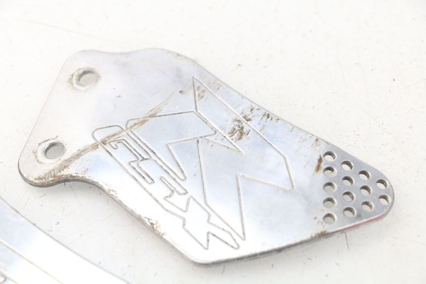 photo de TAMPA LATERAL DO CHASSI SUZUKI GSX-R GSXR 600 (2001 - 2003) - Outro ângulo de visão