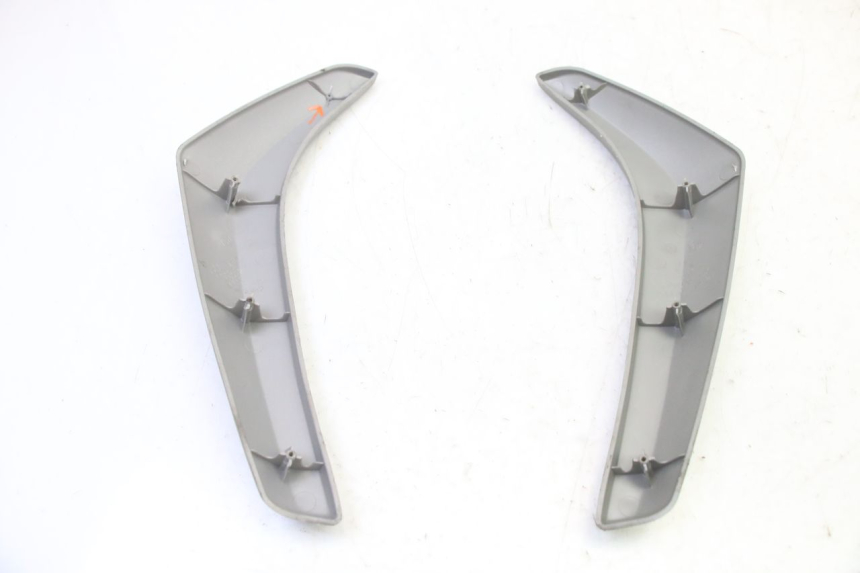 photo de TAMPA LATERAL DO CHASSI PIAGGIO LIBERTY 4T 50 (2009 - 2015) - Vista geral