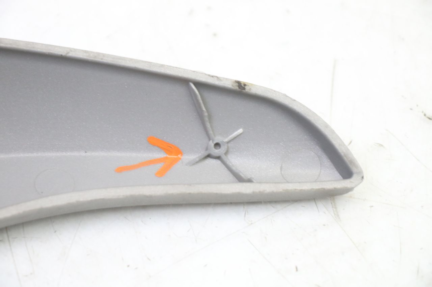 photo de TAMPA LATERAL DO CHASSI PIAGGIO LIBERTY 4T 50 (2009 - 2015) - Estado da superfície