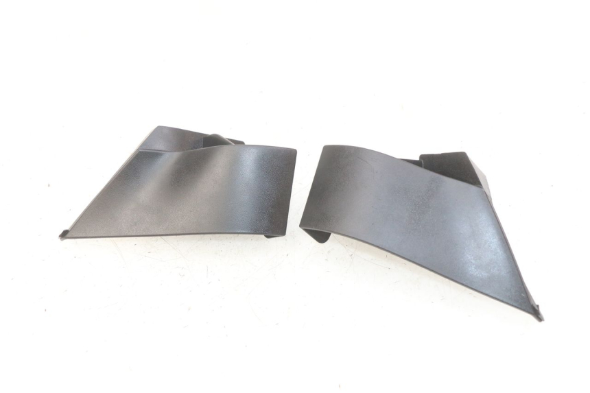 photo de TAMPA LATERAL DO CHASSI PIAGGIO LIBERTY IGET S 125 (2016 - 2020) - Detalhe da peça