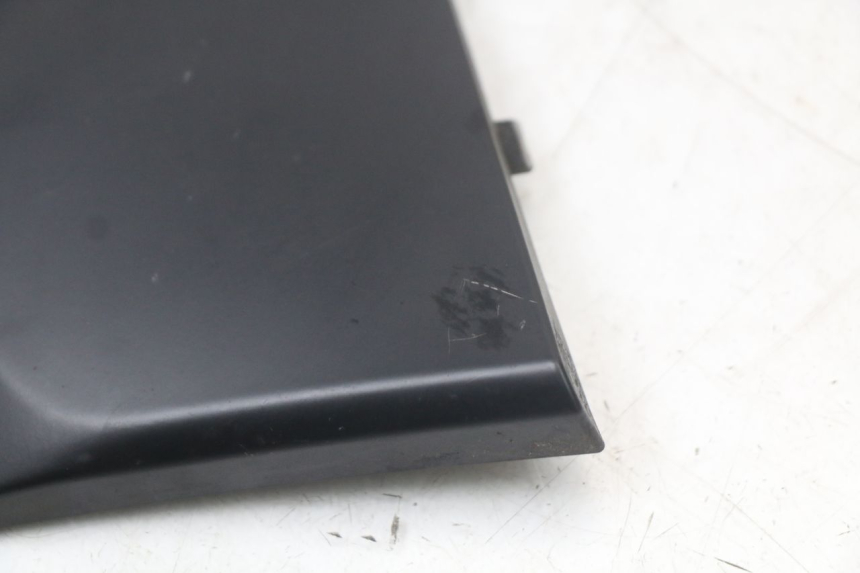 photo de TAMPA LATERAL DO CHASSI PIAGGIO MP3 HPE 350 (2018 - 2020) - Estado da superfície