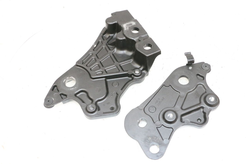 photo de TAMPA LATERAL DO CHASSI YAMAHA MT-07 MT07 ABS 700 (2018 - 2020) - Zoom do estado de desgaste