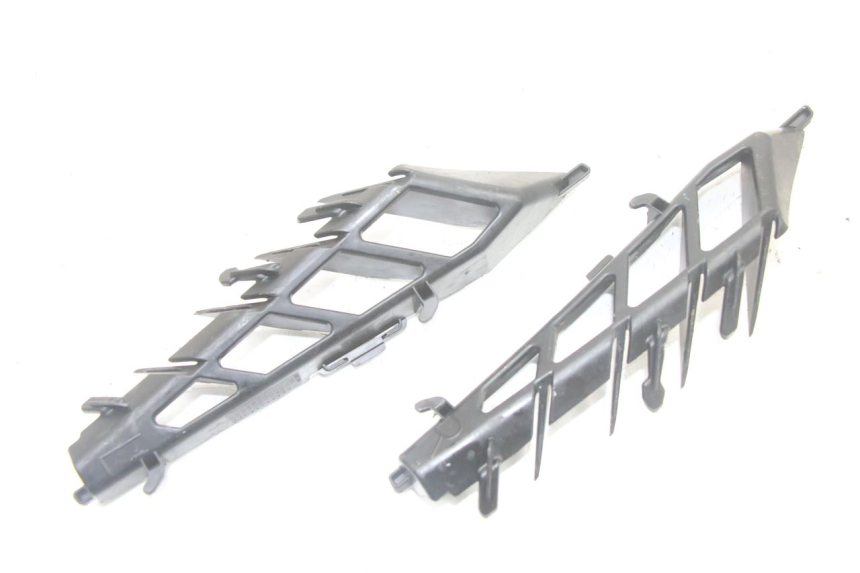 photo de TAMPA LATERAL DO CHASSI PEUGEOT SPEEDFIGHT 3 LC 2T 50 (2009 - 2015) - Vista principal