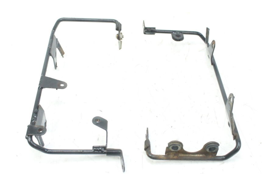photo de TAMPA LATERAL DO CHASSI SUZUKI SMX SUPERMOTARD 50 (1996 - 2001) - Detalhe da peça
