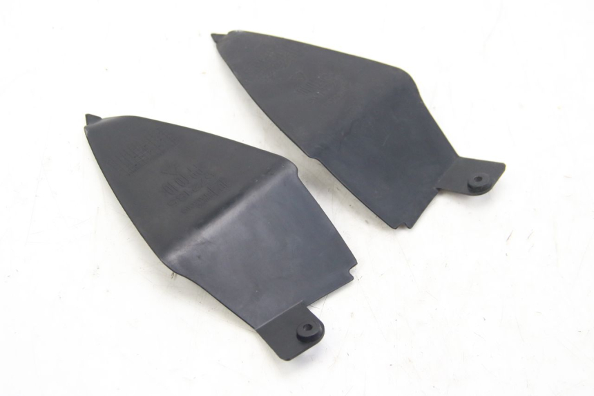 photo de TAMPA LATERAL DO CHASSI APRILIA SR 2T 50 (2012 - 2017) - Zoom do estado de desgaste