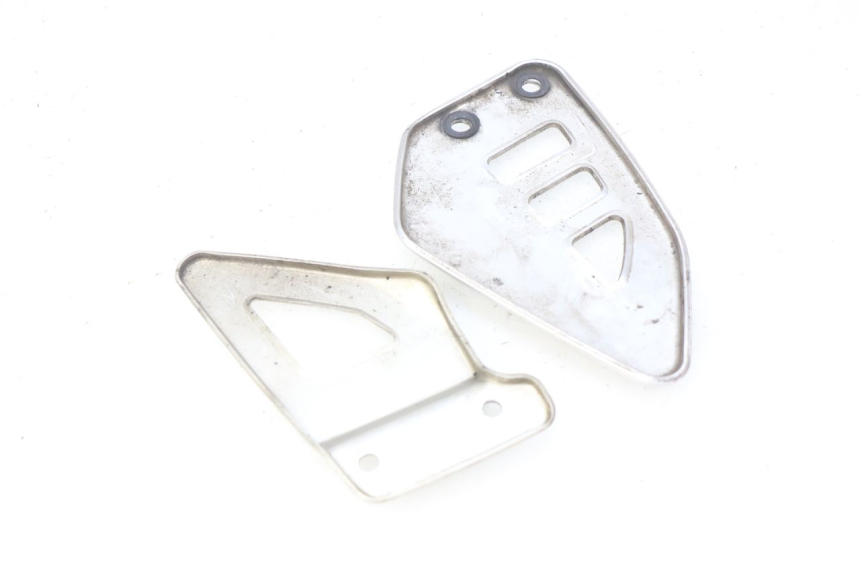 photo de TAMPA LATERAL DO CHASSI SUZUKI SV N 650 (1999 - 2002) - Detalhe da peça