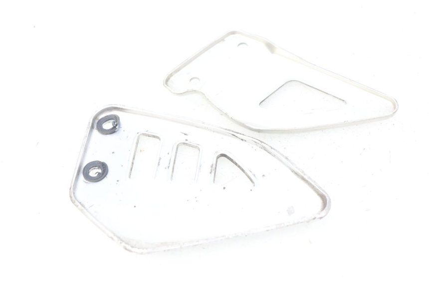 photo de TAMPA LATERAL DO CHASSI SUZUKI SV S 650 (1999 - 2002) - Detalhe da peça