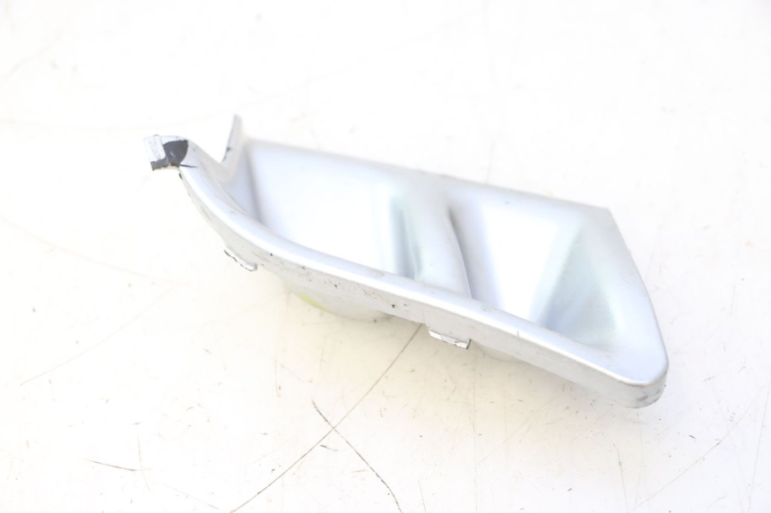 photo de TAMPA LATERAL DO QUADRO PIAGGIO TYPHOON 50 (1993 - 1999) - Marcações e referências