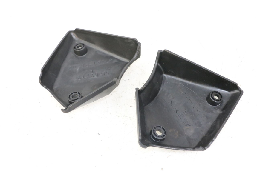 photo de TAMPA LATERAL DO CHASSI SUZUKI VL INTRUDER 125 (2004 - 2007) - Zoom do estado de desgaste