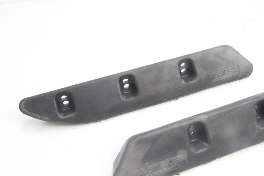 photo de TAMPA LATERAL DO QUADRO YAMAHA WAVE RUNNER GP R 1200 (2000 - 2003) - Detalhe da peça