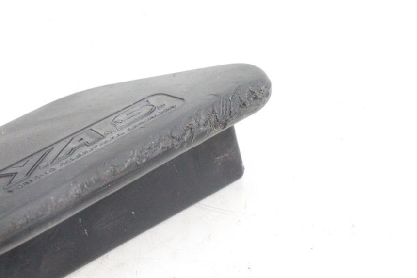 photo de TAMPA LATERAL DO QUADRO YAMAHA WAVE RUNNER GP R 1200 (2000 - 2003) - Pontos de fixação