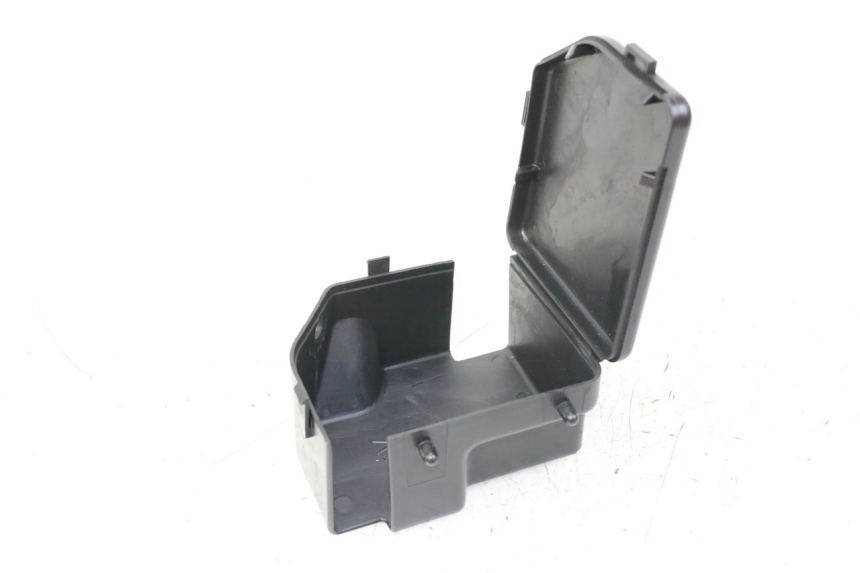 photo de TAMPA LATERAL DO CHASSI YAMAHA FZS FAZER 600 (2001 - 2003) - Vista principal