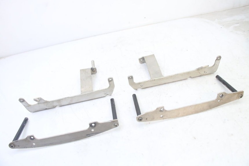 photo de TAMPA LATERAL DO CHASSI YAMAHA YZ-F YZF 250 (2007 - 2013) - Zoom do estado de desgaste