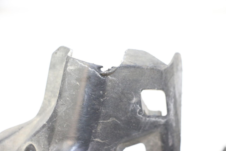 photo de TAMPA LATERAL DO CHASSI YAMAHA YFM GRIZZLY 550 (2008 - 2015) - Detalhe da peça
