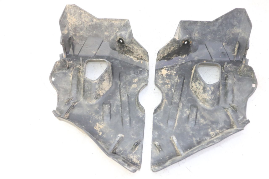 photo de TAMPA LATERAL DO CHASSI YAMAHA YFM GRIZZLY 550 (2008 - 2015) - Outro ângulo de visão