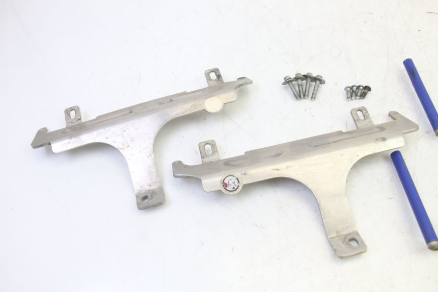 photo de TAMPA LATERAL DO CHASSI YAMAHA YZ-F YZF 250 (2014 - 2018) - Ampliação técnica